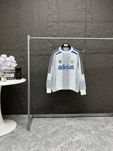 ADIDAS Sweater