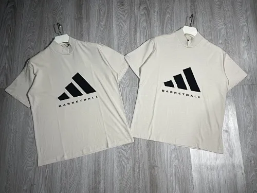 ADIDAS T-Shirt