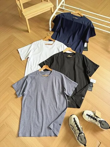 LULULEMON T-Shirt
