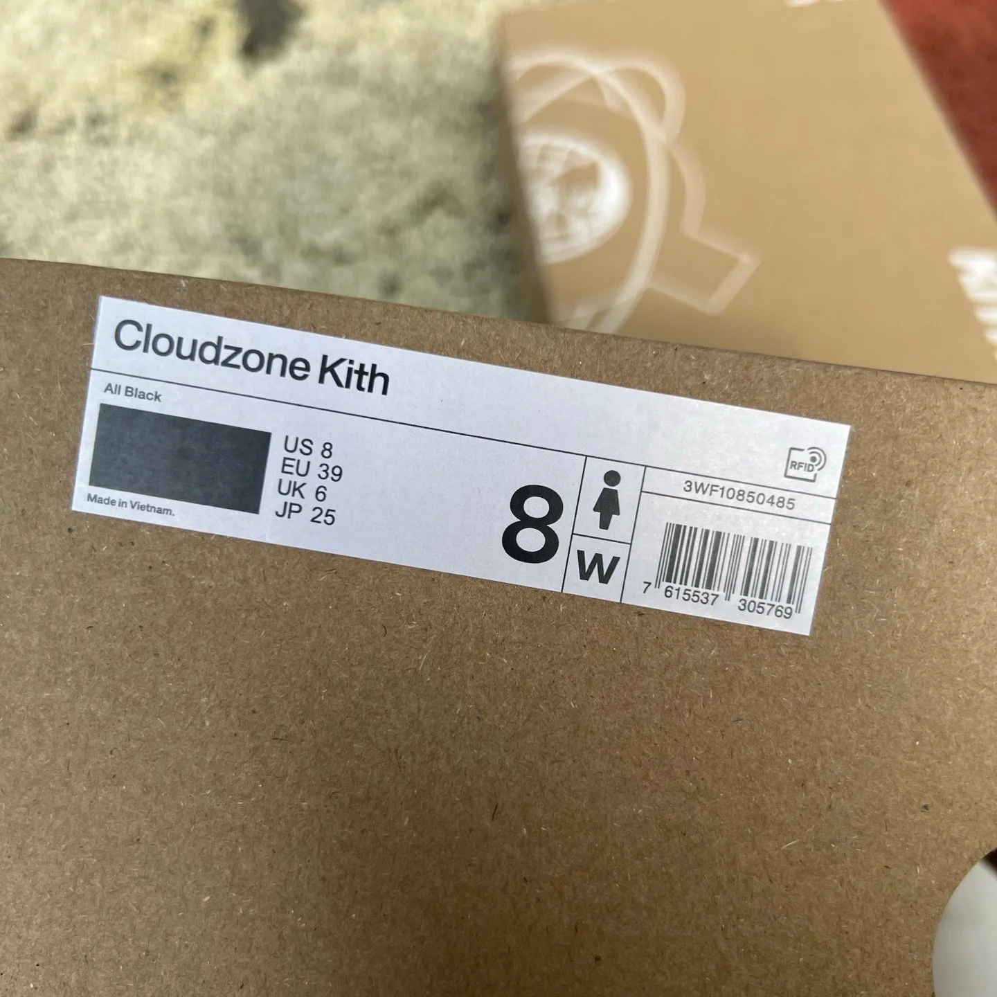 ON Sneakers