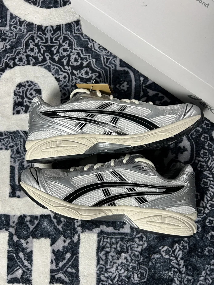 Asics Sneakers