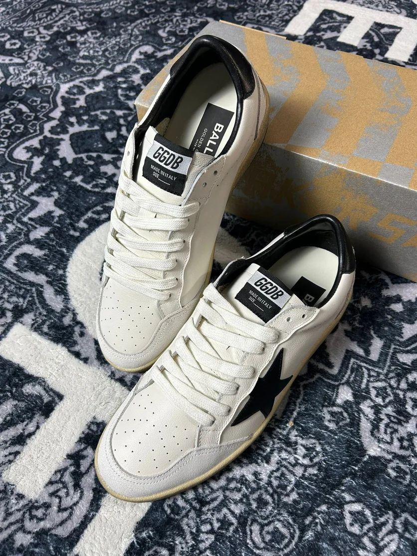 Golden Goose Sneakers