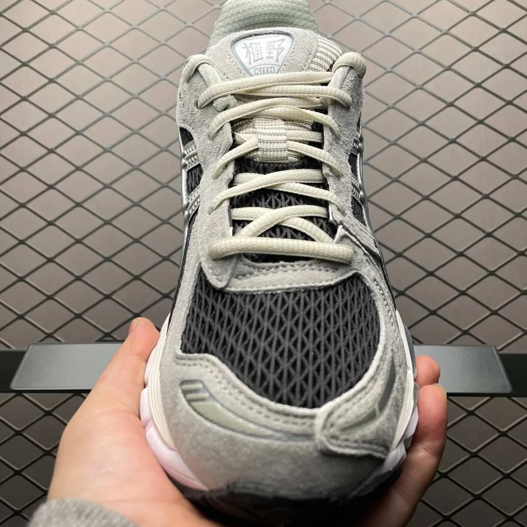 Asics Sneakers