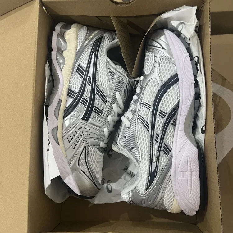 Asics Sneakers